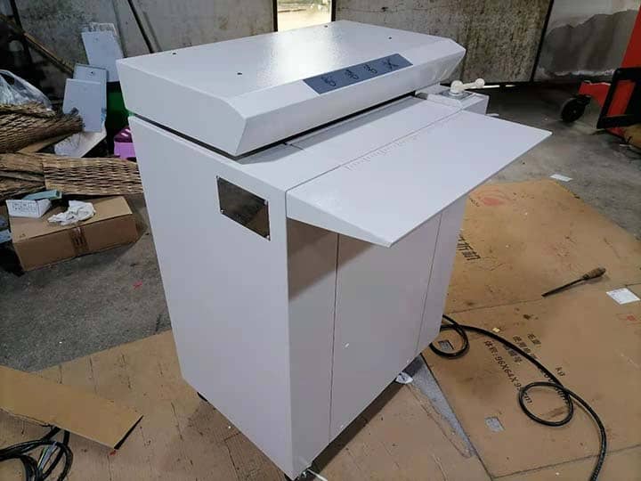 Industrial cardboard shredder 