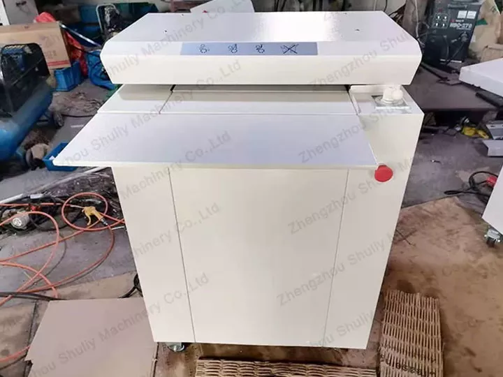 Shredder for cardboard boxes